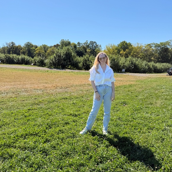 Meet your Posher, Kerri - Picture 3 of 3